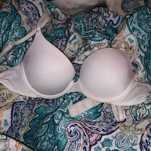 Victoria’s Secret Pink bra